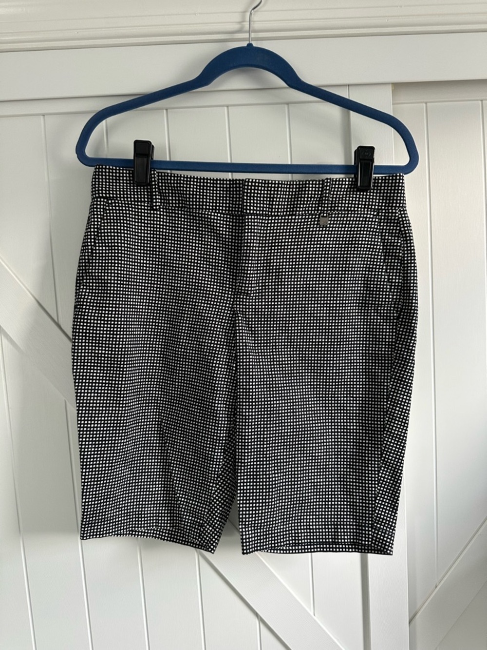 Calvin Klein Black and White Geometric Print Bermuda Walking Shorts Size 6